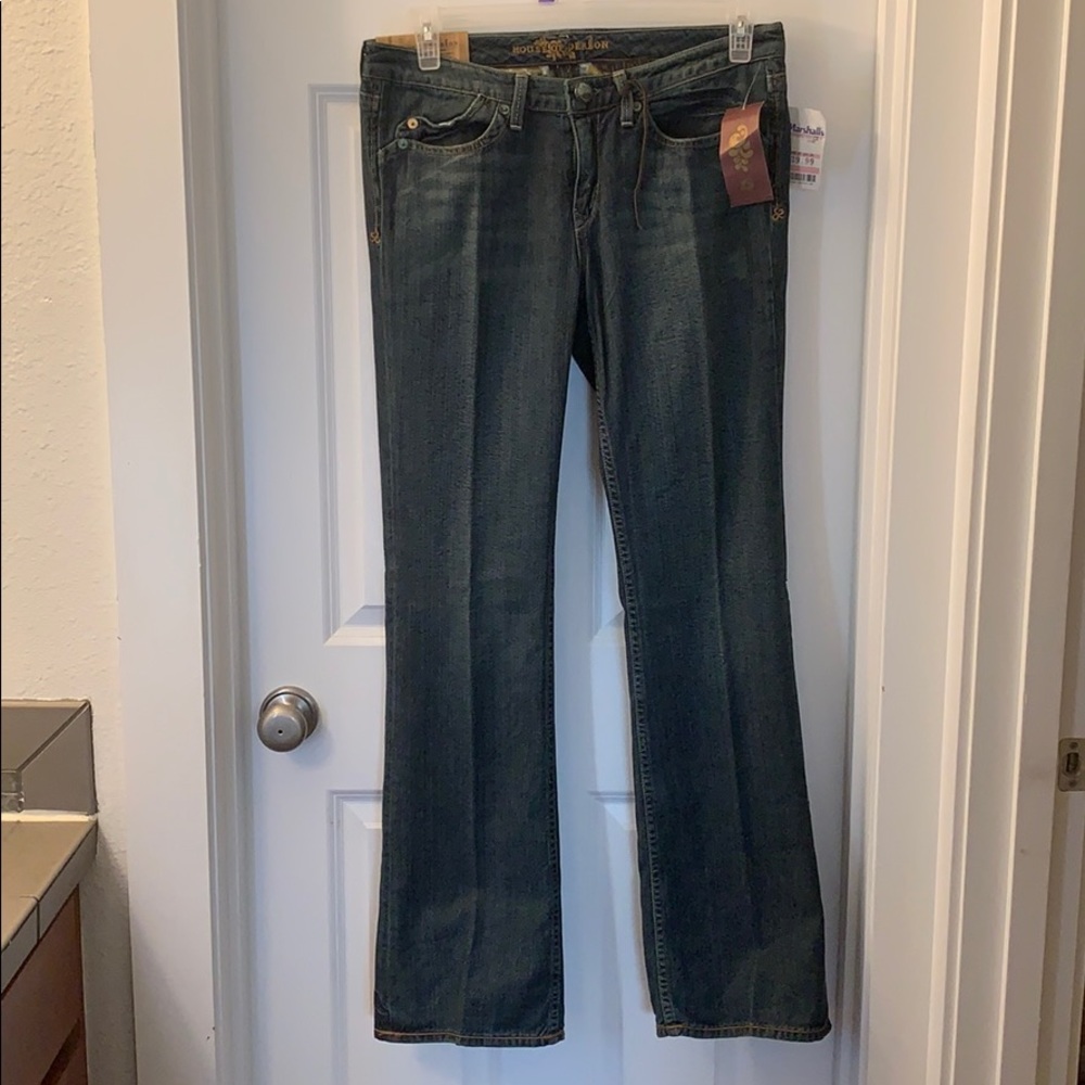 Medium wash bootcut jeans